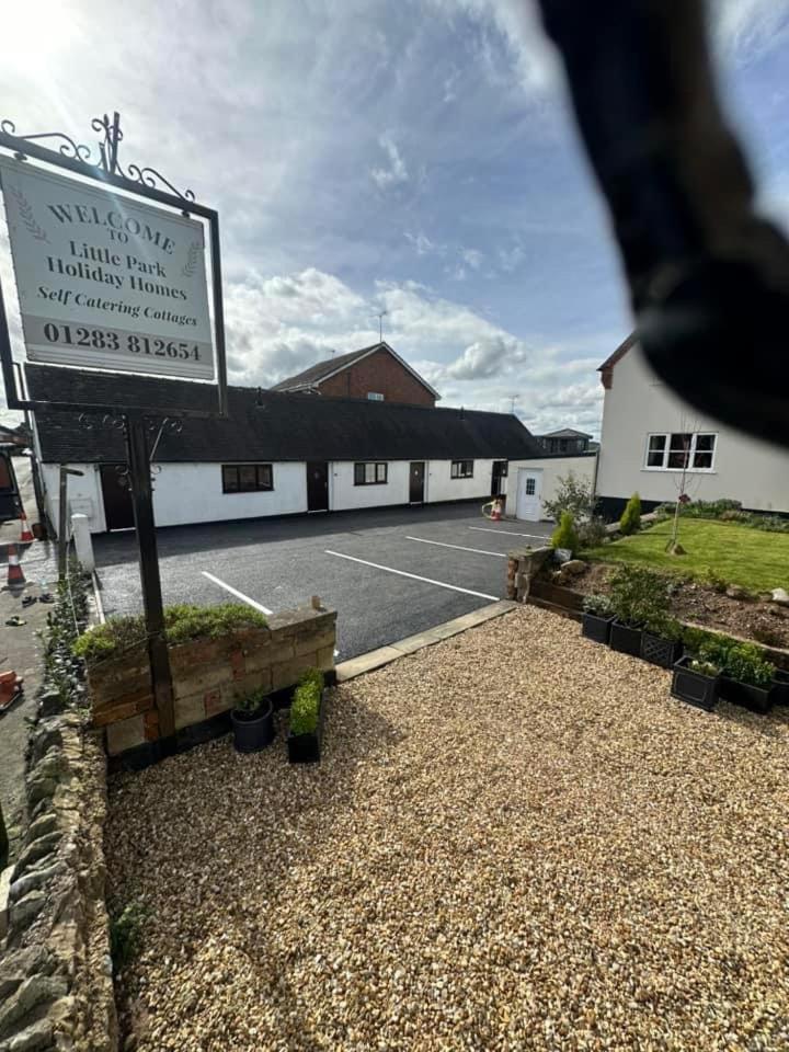 Little Park Holiday Homes Self Catering Cottages 1 & 2 Bedrooms Available Close To Tutbury Castle Exterior foto